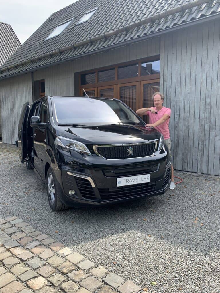 Peugeot e-Traveller (136 PS) - Neuer Elektro-Van mit 330 km Reichweite 10 Peugeot e-Traveller (136 PS) - Neuer Elektro-Van mit 330 km Reichweite