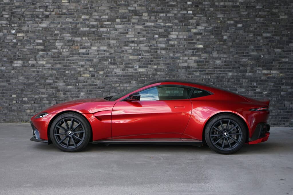 (2020) Aston Martin Vantage 4.0 V8 - Der Brite mit der AMG Power 1 (2020) Aston Martin Vantage 4.0 V8 ( 510 PS ) - No Time to Die - Test I Sound I 007