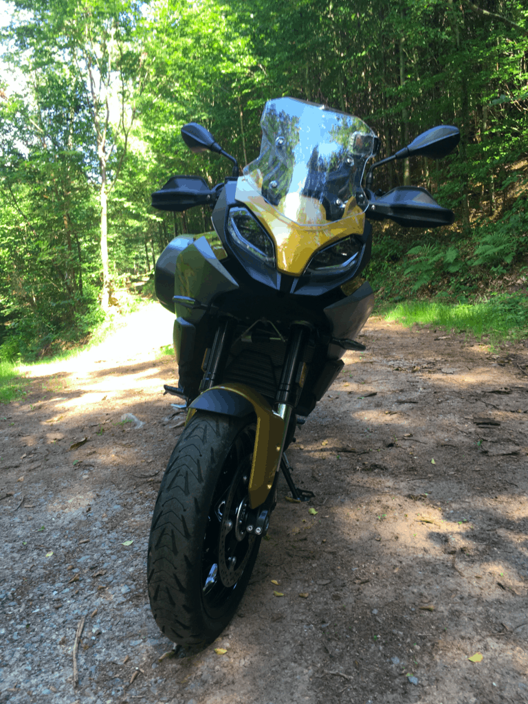Die neue BMW F900XR (895ccm) - Flink, Agil, Kompakt, Temperamentvoll 1 Die neue BMW F900XR (895ccm)