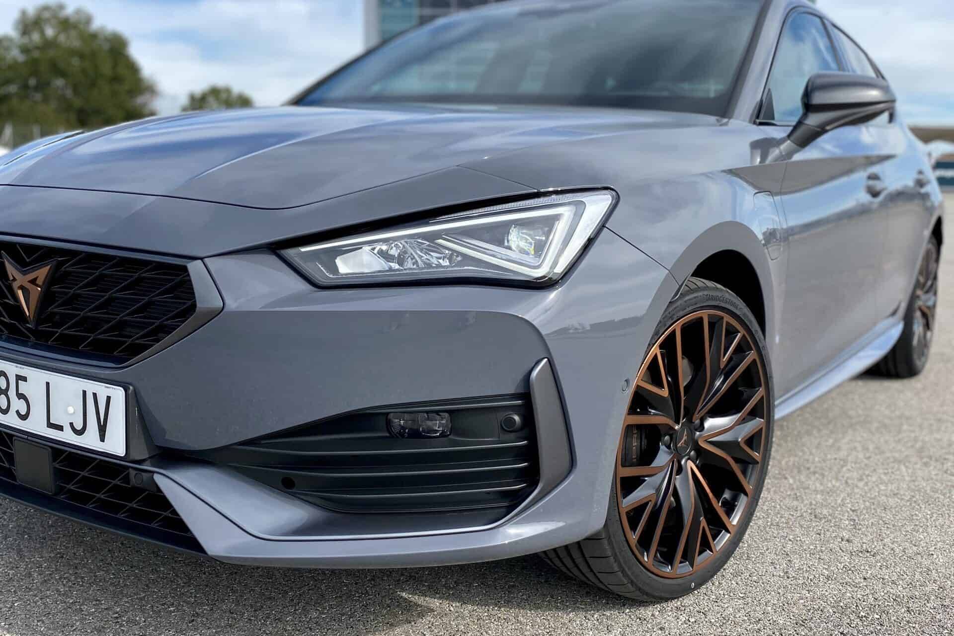 Cupra Leon mit 300 PS Maschine 14 2021 Cupra Leon e-Hybrid (245 PS) im Test! - Das Beste aus zwei Welten? Fahrbericht | Review | R
