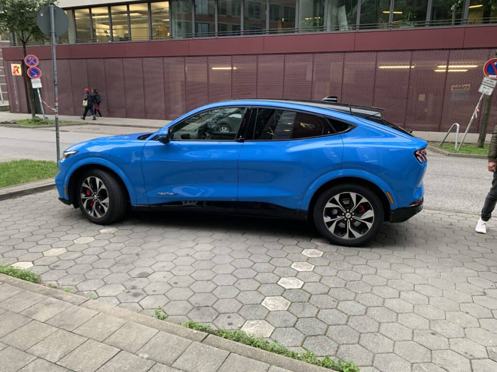Ford Mustang Mach-E: Erste Fahrt mit dem Elektro-Crossover durch Hamburg 8 der-Autotester