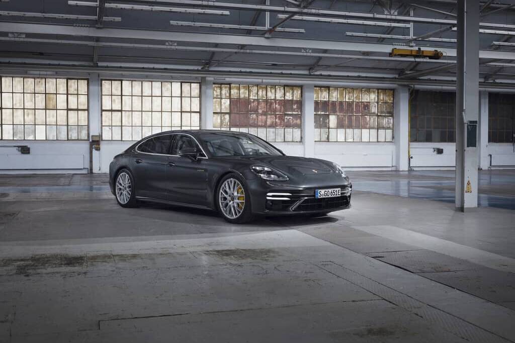 Porsche Panamera bekommt 700 PS 16 Porsche Panamera