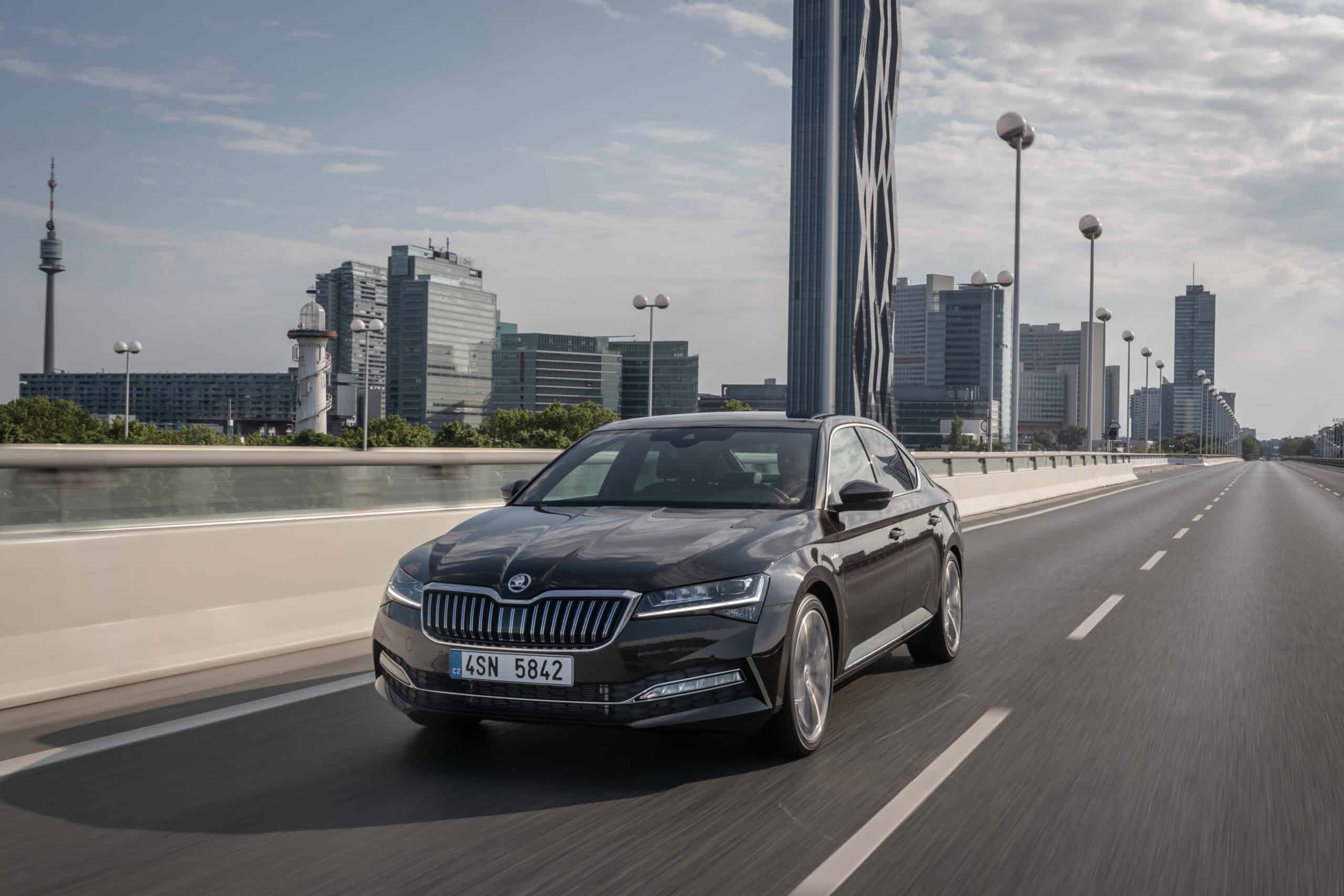 Skoda Superb kriegt neuen Top-Benziner 11 Skoda Superb kriegt neuen Top-Benziner