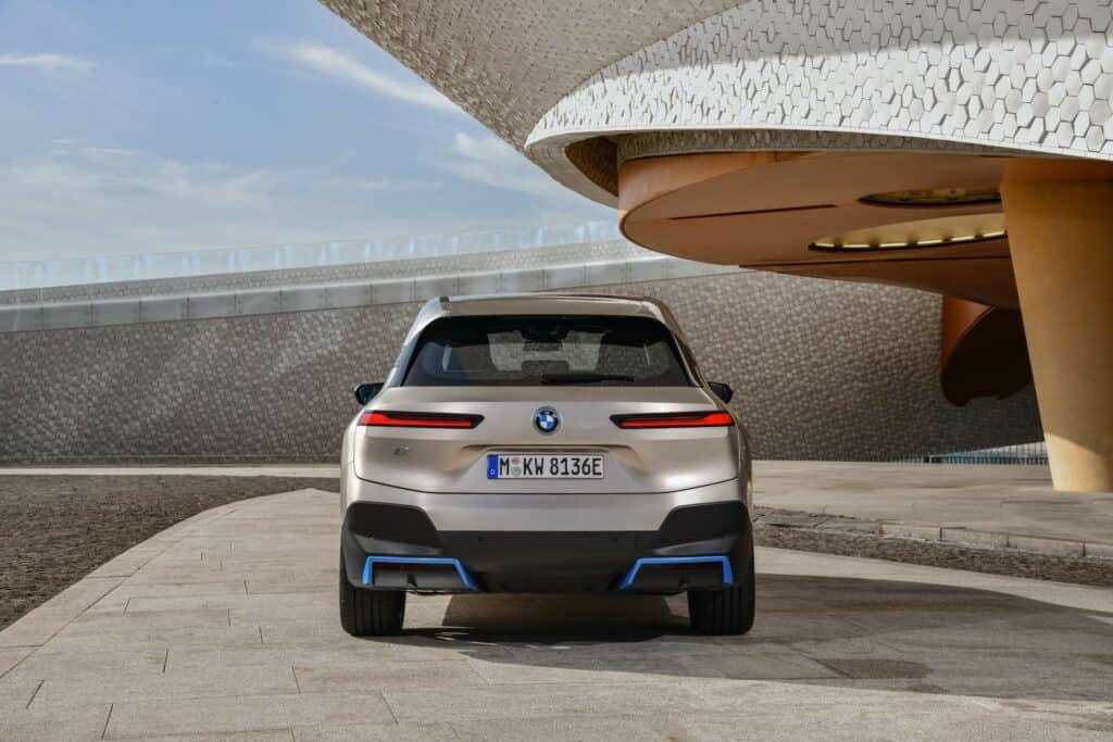 Stromschlag aus Bayern - Neuer BMW iX 9 Weiterer Stromschlag aus Bayern - Neuer BMW iX