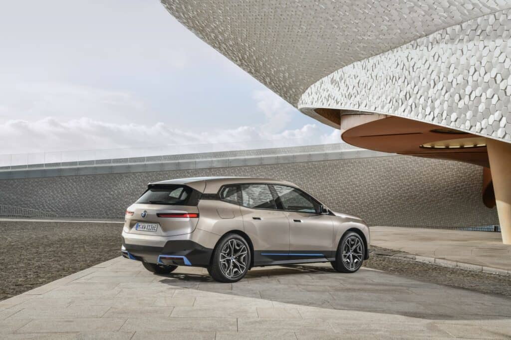Stromschlag aus Bayern - Neuer BMW iX 6 Weiterer Stromschlag aus Bayern - Neuer BMW iX
