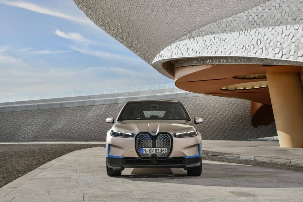 Stromschlag aus Bayern - Neuer BMW iX 8 Weiterer Stromschlag aus Bayern - Neuer BMW iX