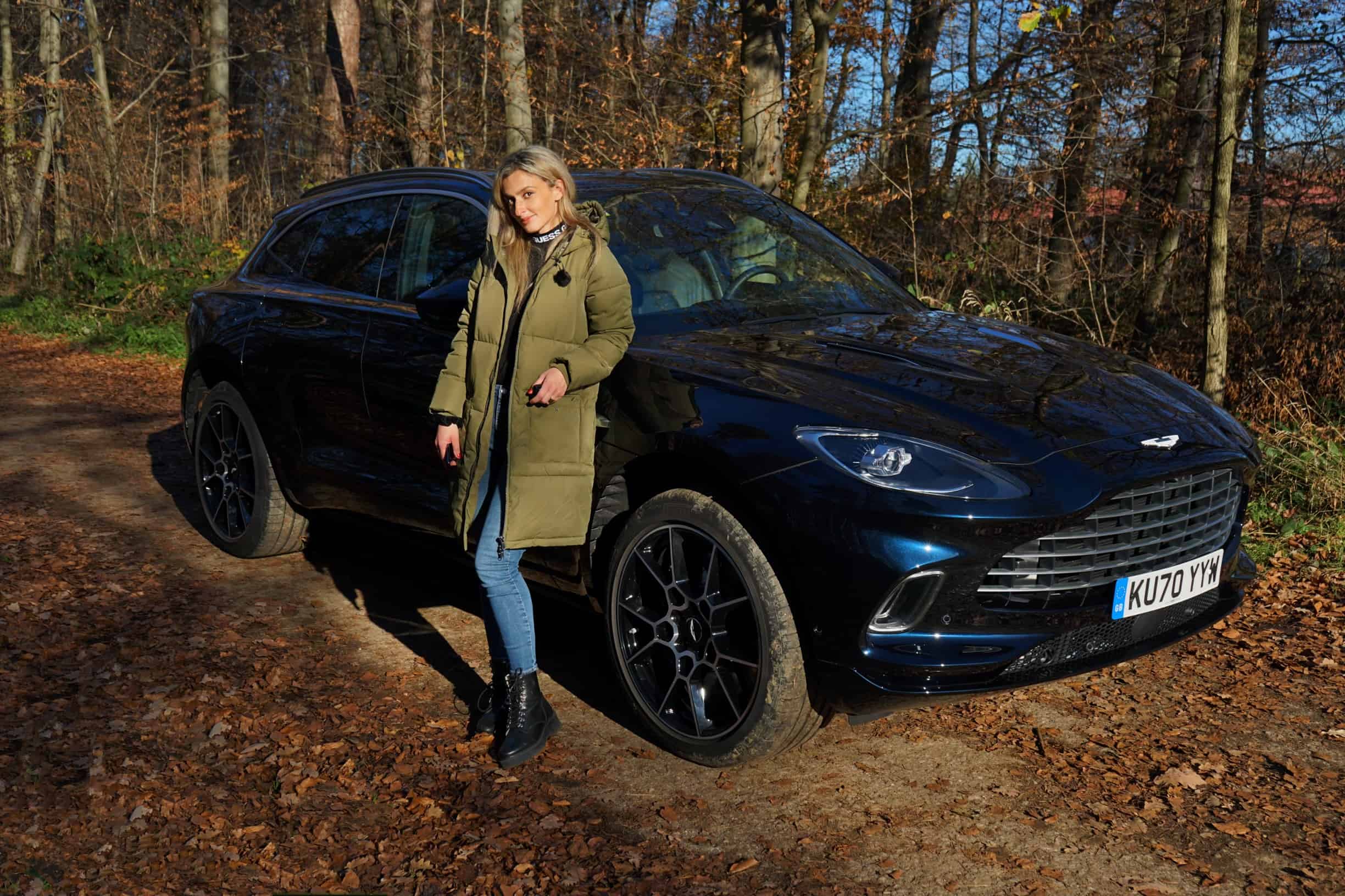 Erstes Aston Martin SUV mit AMG-Power 12 Erstes Aston Martin SUV mit unglaublichen 550 PS, NinaCarMaria