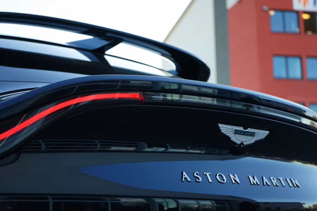 Aston Martin DBX (2021) - Erstes Aston Martin SUV mit 550 PS - Test I Review I Sound 6 Erstes Aston Martin SUV mit AMG-Power