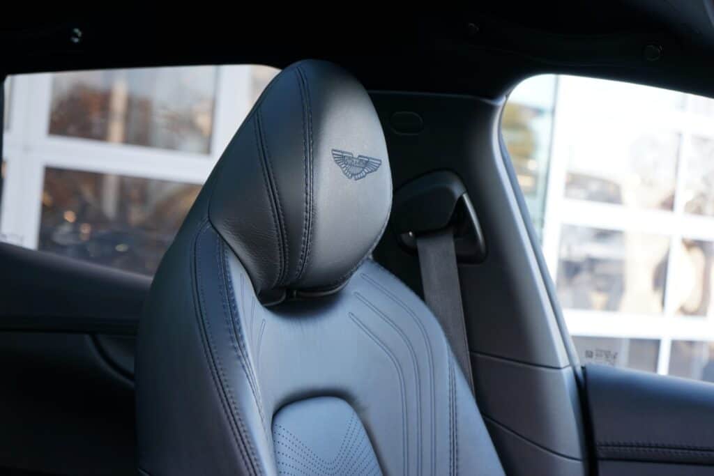 Aston Martin DBX (2021) - Erstes Aston Martin SUV mit 550 PS - Test I Review I Sound 4 Erstes Aston Martin SUV mit AMG-Power