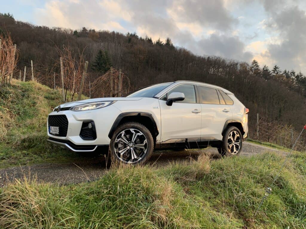 Suzuki Across (2021) - Toyota hilft Suzuki beim CO2 sparen 1 Suzuki Across (2021) - Toyota hilft Suzuki beim CO2 sparen