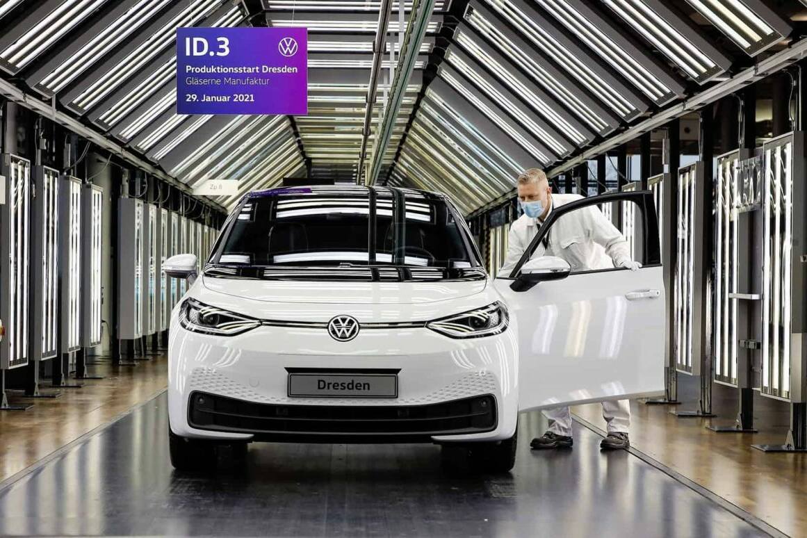 Produktion des VW ID.3 in der Gläsernen Manufaktur Dresden gestartet 4 Start der ID.3 Serienproduktion: Gläserne Manufaktur Dresden