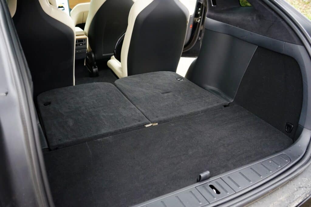 Tesla Model X – Das E-SUV mit Coolness-Faktor 2 Tesla Model X Kofferraum