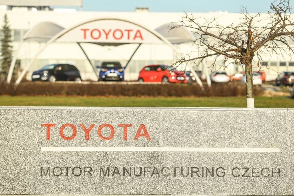 Toyota übernimmt das gemeinsame Werk in Tschechien 12 Das Werk Kolin aus dem Joint Venture zwischen Toyota und PSA wird in Toyota Motor Manufacturing Czech Republic umbenannt.