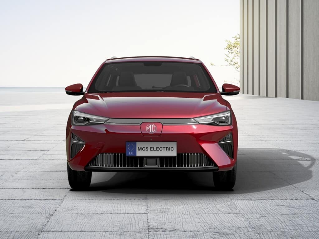 MG bringt den weltweit ersten Elektro-Kombi 5 MG5 Electric.