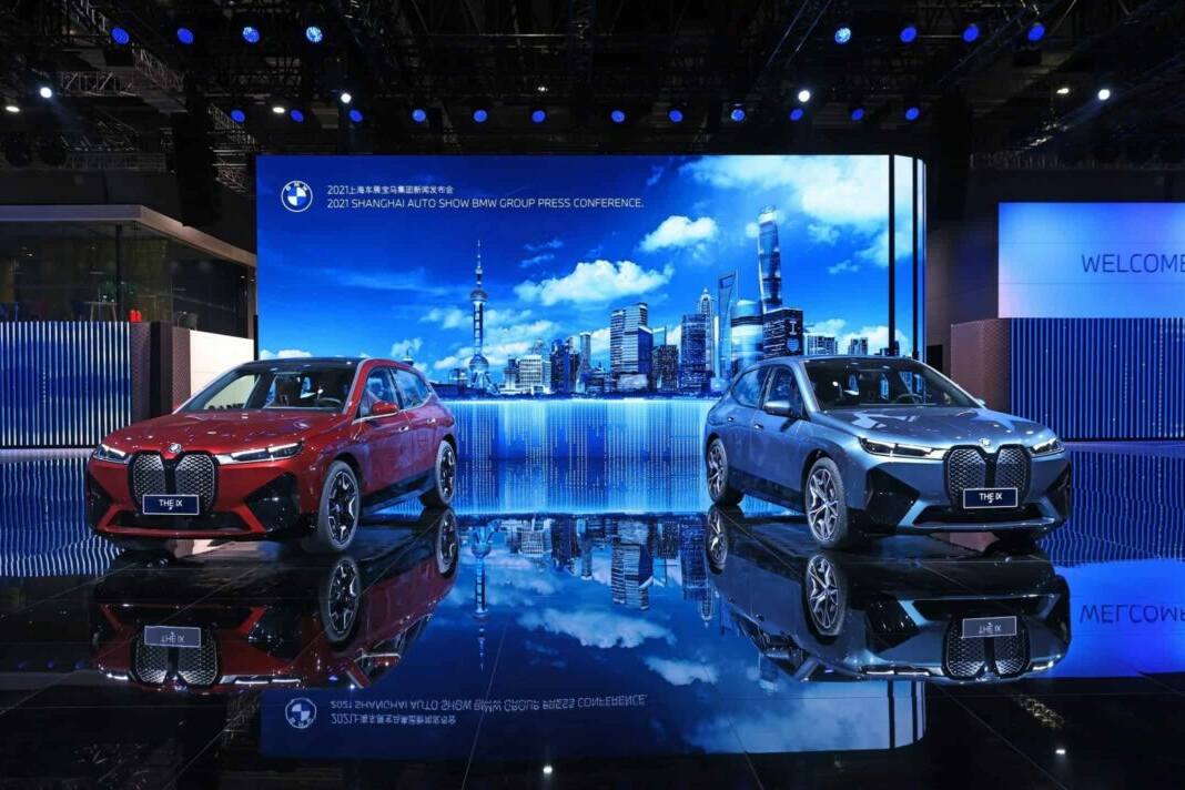 Auto Shanghai: BMW iX debütiert in China 3 BMW iX , BMW 7 Two-Tone