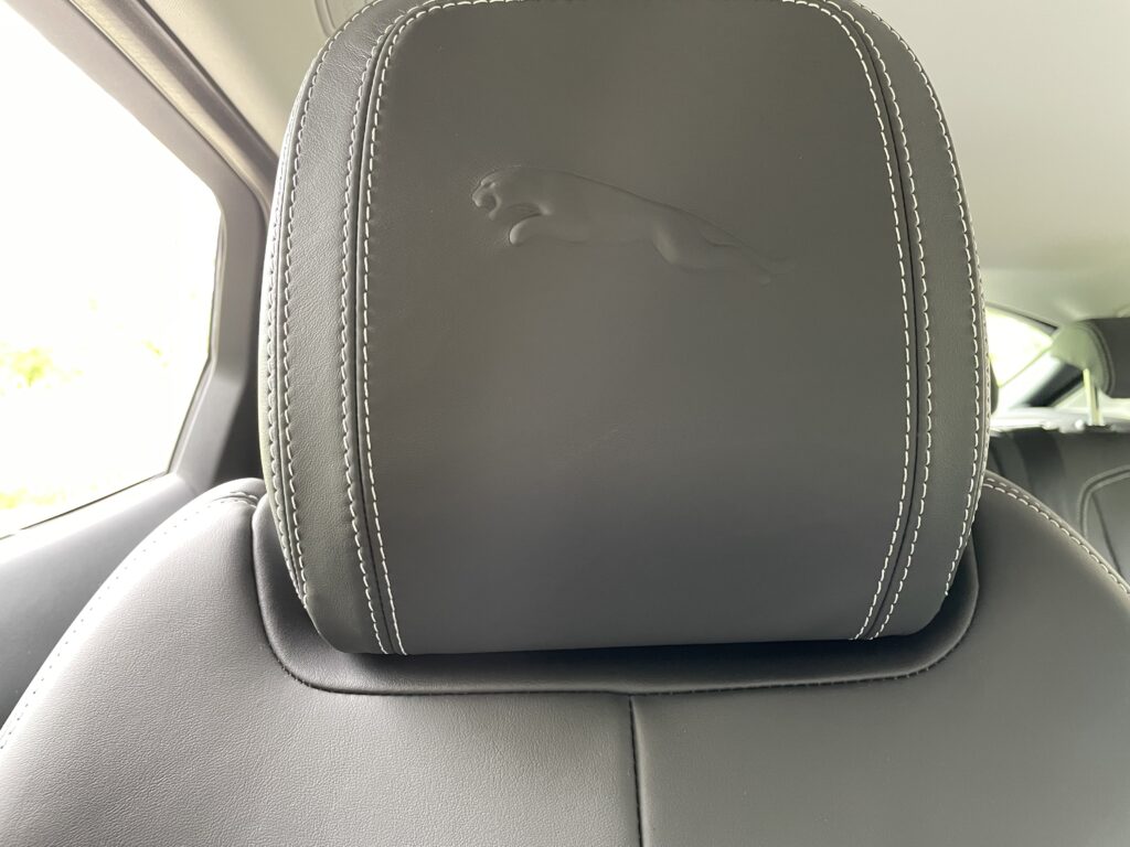 Jaguar E-Pace (2022) - Wildkatze mit der Kraft der 2 Herzen 5 Jaguar E-Pace (2022) - Wildkatze mit der Kraft der 2 Herzen