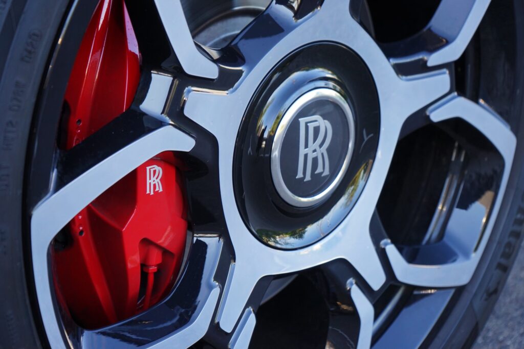 Rolls Royce Cullinan Black Badge (2021) - Die Highlights des Luxus-SUV 17 Rolls Royce Cullinan Black Badge (2021)