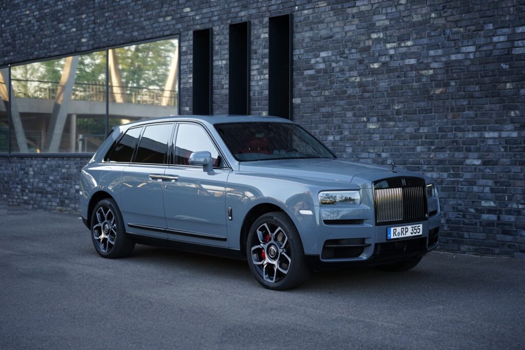 Rolls Royce Cullinan Black Badge (2021) - Die Highlights des Luxus-SUV 14 Rolls Royce Cullinan Black Badge (2021)