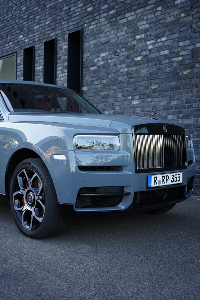 Rolls Royce Cullinan Black Badge (2021) - Die Highlights des Luxus-SUV 10 Rolls Royce Cullinan Black Badge (2021)