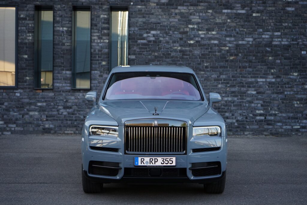Rolls Royce Cullinan Black Badge (2021) - Die Highlights des Luxus-SUV 3 Rolls Royce Cullinan Black Badge (2021)