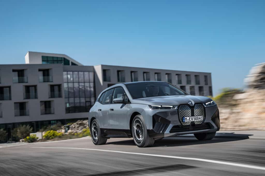 Der erste BMW iX kommt im Herbst 12 BMW iX