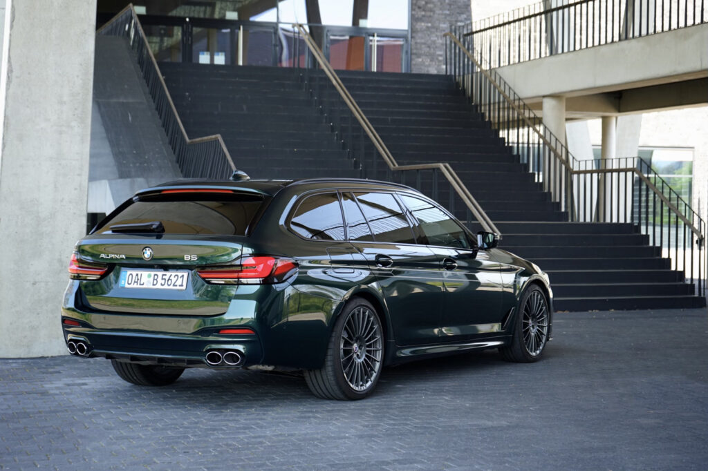 Die besten Automodelle für Familien 2 BMW ALPINA B5 Touring 2021 - Was macht einen ALPINA aus?