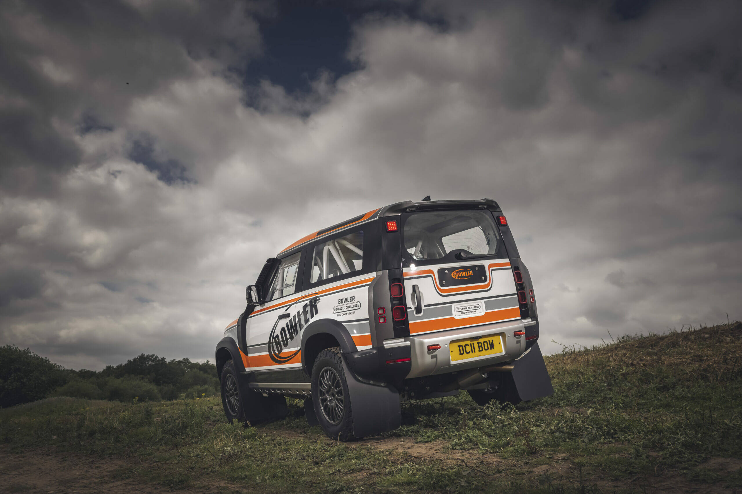 Der Land Rover Defender startet in den Rallyesport 16 Der Land Rover Defender startet in den Rallyesport