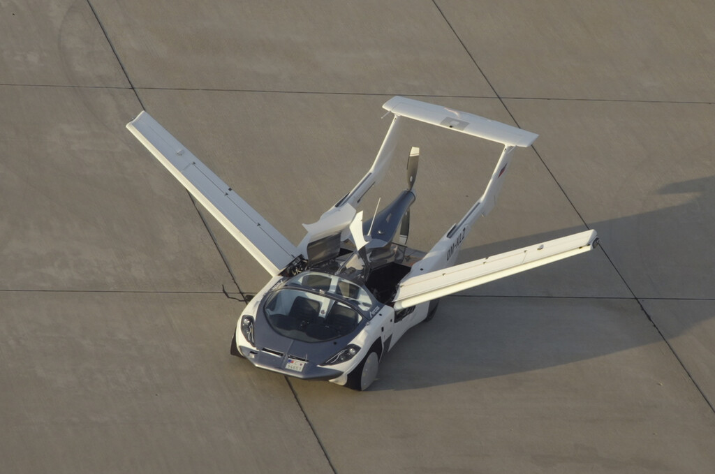 Flugauto Aircar - Auf Knopfdruck ein Kleinflugzeug 2 Flugautos Aircar