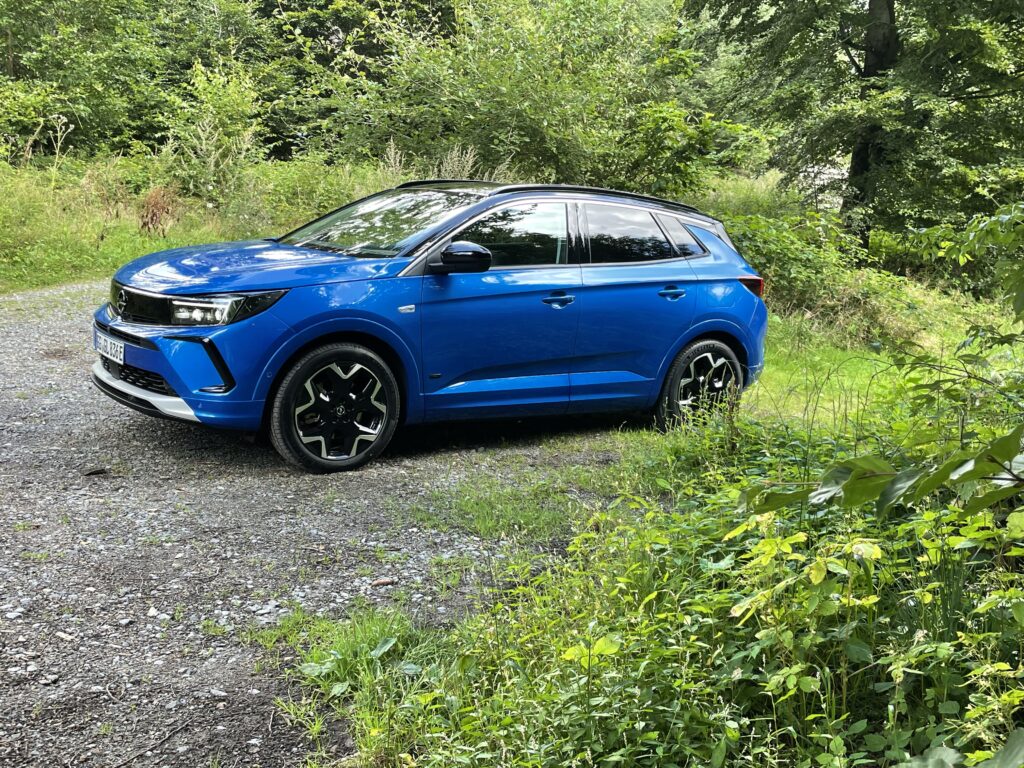 (2021) Opel Grandland Hybrid4 - Facegeliftetes Opel SUV mit neuer Technik 19 (2021) Opel Grandland Hybrid4