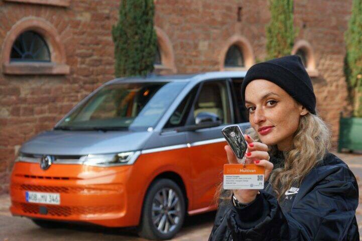 (2022) VW Multivan T7 - Bulli-Liebe mit unzähligen Möglichkeiten 3 (2022) VW Multivan T7 - Bulli-Liebe mit unzähligen Möglichkeiten