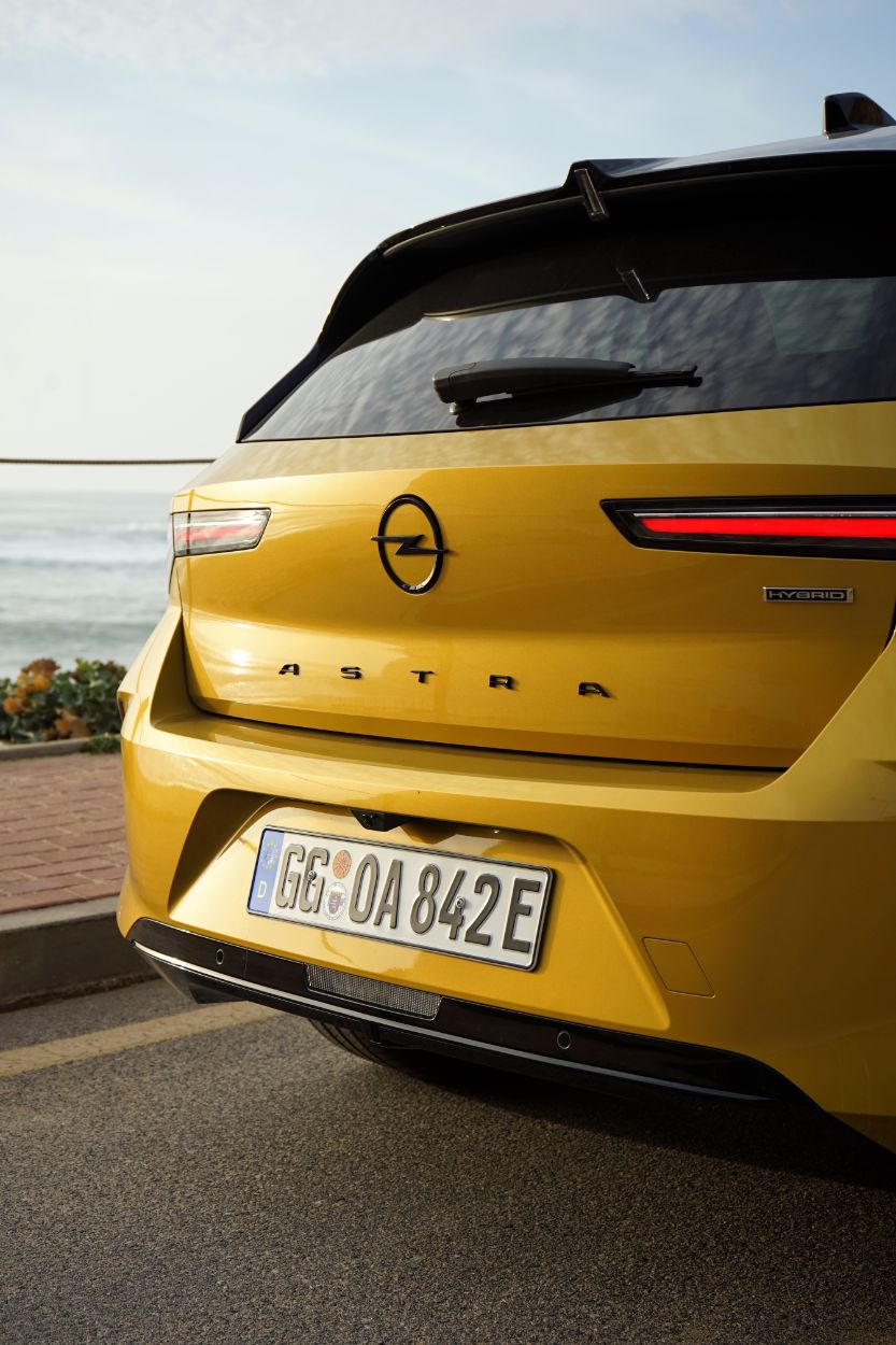 Opel Astra (2022) - Innenraum wertiger als beim Golf 8 Opel Astra Plug-in-Hybrid (2022)