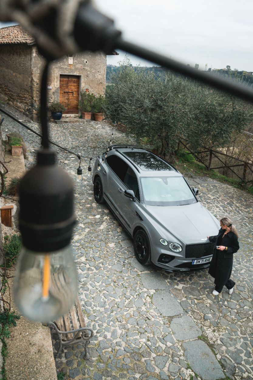 Bentley Bentayga S - Speedy Valentine mit einem britischen Gentleman 1 Bentley Bentayga S, NinaCarMaria