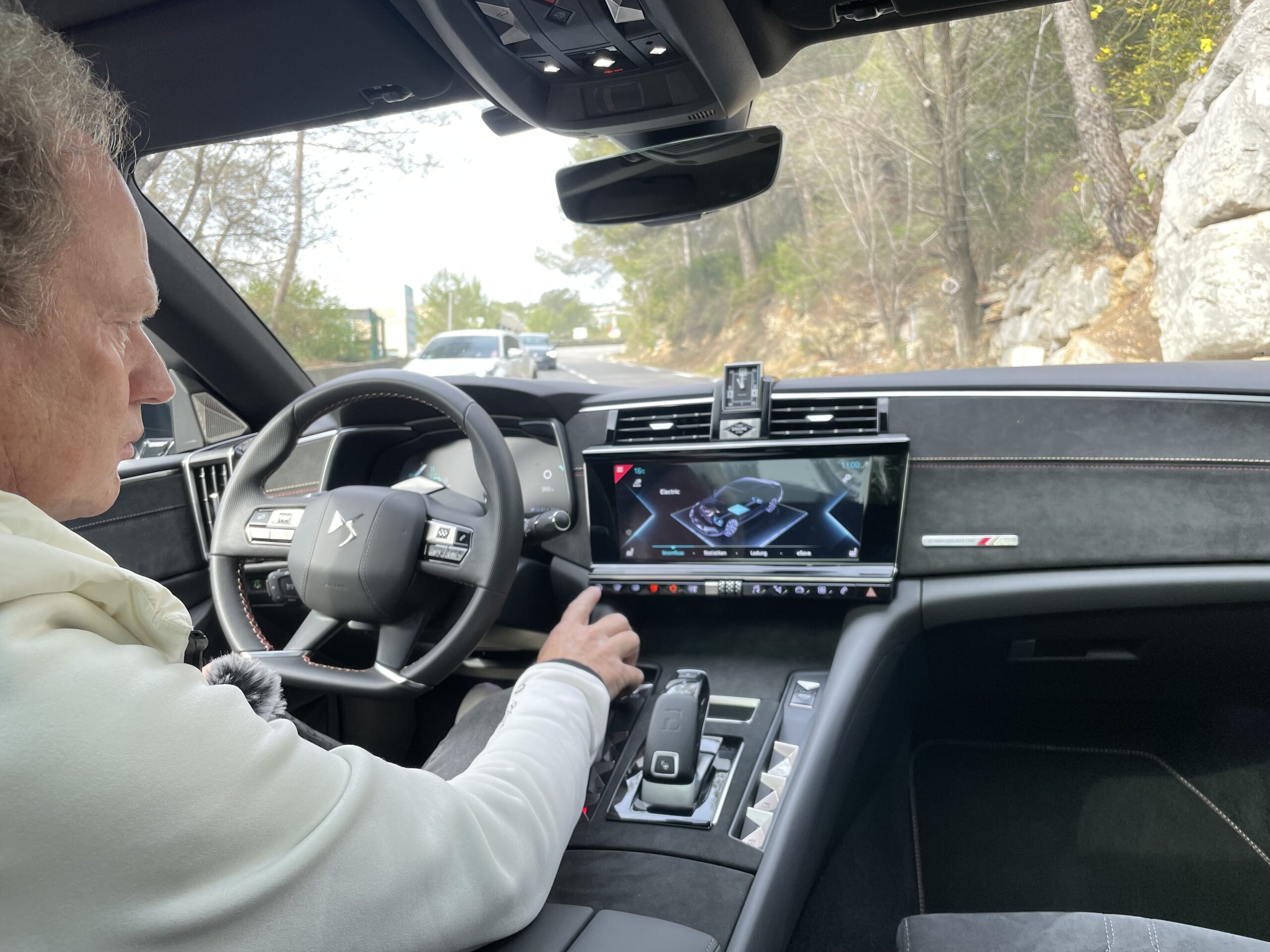 DS 9 (2022) - Frankreichs Edellimousine mit PHEV-Antrieb und 360 Pferden 19 DS9 E-Tense (2022) - Frankreichs Edellimousine nun mit 360 PS