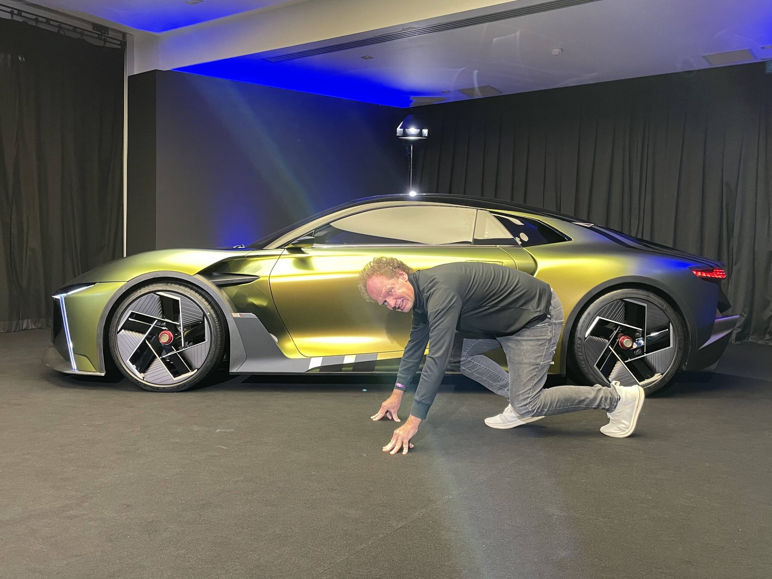 DS E-Tense Performance - Elektro Supercar und Technologieträger 5 DS E-Tense Performance - Elektro Supercar und vollelektrischer Technologieträger