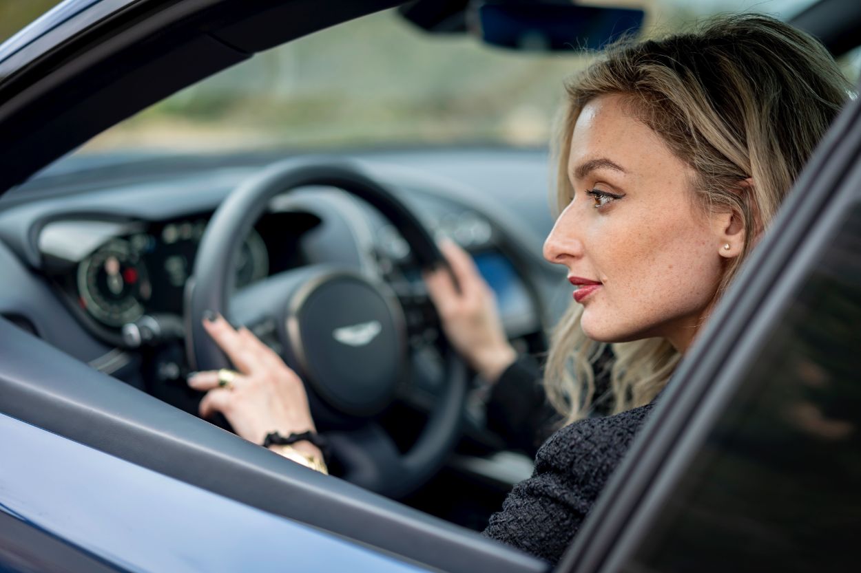 Aston Martin DBX 707 - Der Spion, der mich liebte 2.0 17 Aston Martin DBX 707 4.0 V8 (707 PS) AWD Automatic 2022, NinaCarMaria
