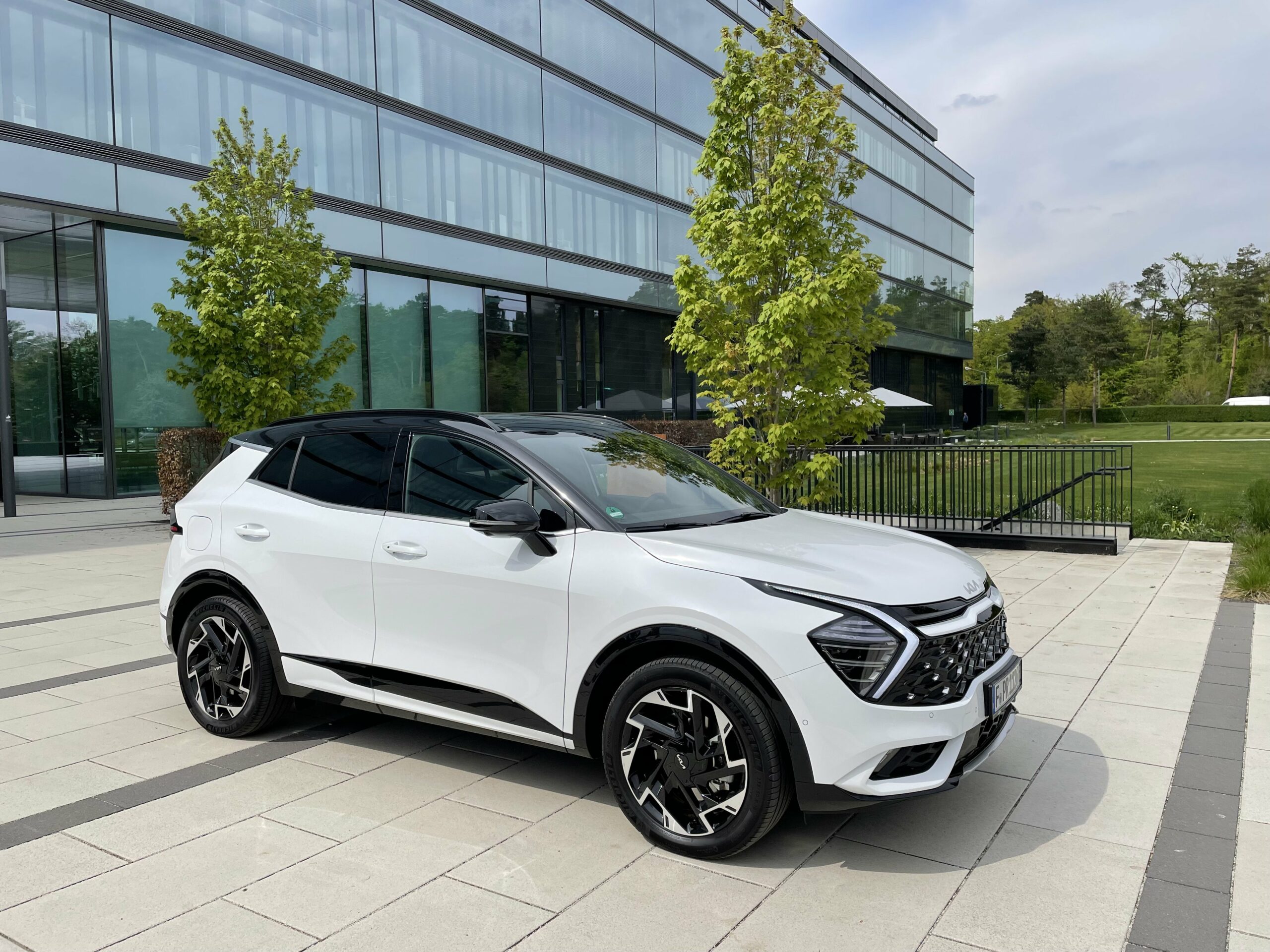Kia Sportage PHEV (2022) - Teilstromer überzeugt mit 70 km Reichweite 23 Kia Sportage mit Plug-in-Hybrid-Antrieb (2022)