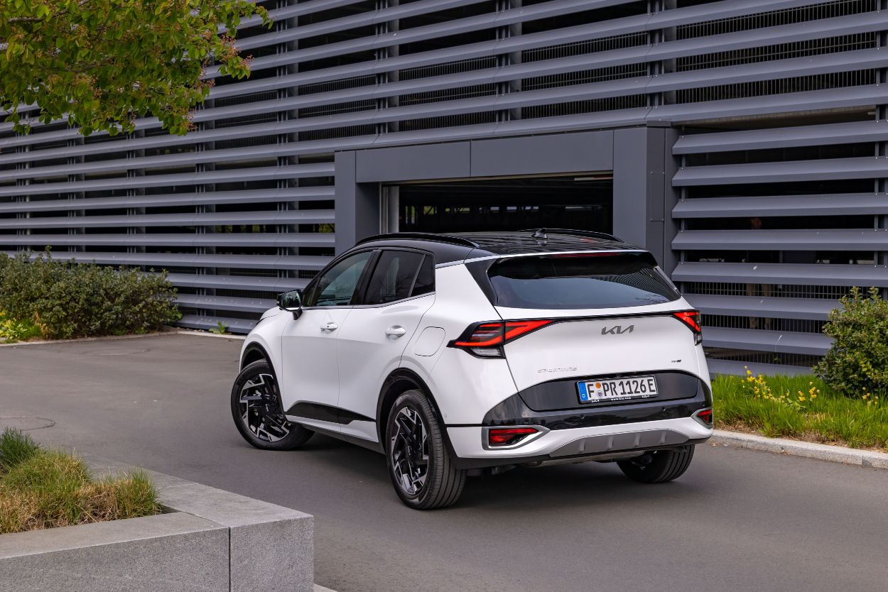 Kia Sportage PHEV (2022) - Teilstromer überzeugt mit 70 km Reichweite 8 Kia Sportage mit Plug-in-Hybrid-Antrieb (2022)