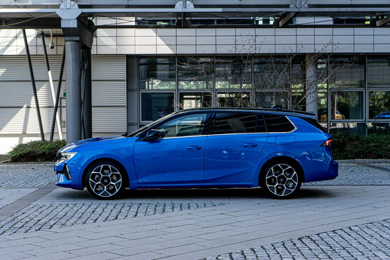 Opel Astra Sports Tourer (2023) - Designstück oder Alleskönner? 7 Opel Astra Sports Tourer (2023) - Designstück oder Alleskönner?