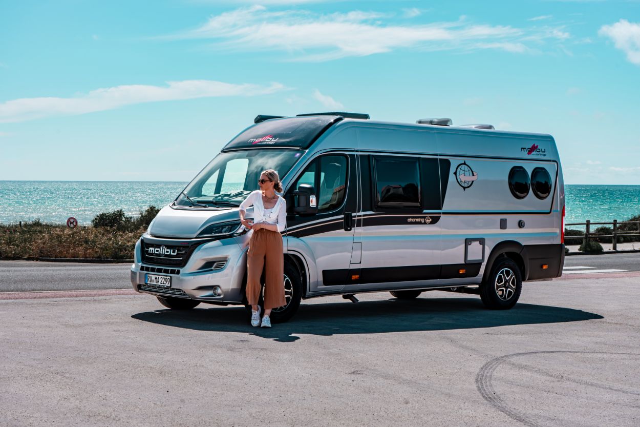 NinaCarMaria unterwegs im brandneuen Malibu Van Charming GT Skyview (2023) 4 Malibu Van NinaCarMaria