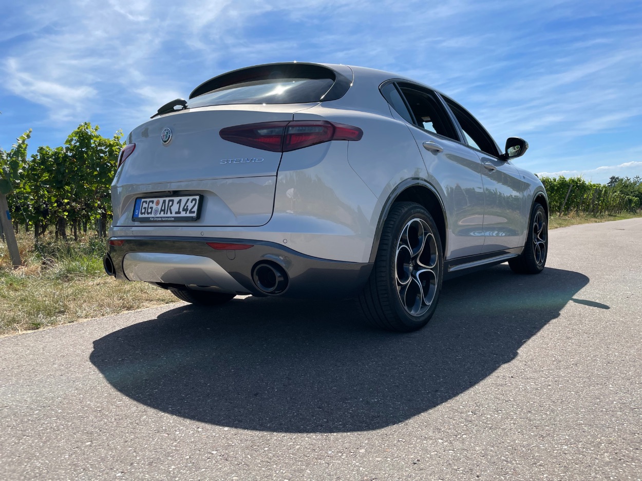 Alfa Romeo Stelvio (2022) - Allradgetriebener Diesel bringt richtig „Bums“ 5 Alfa Romeo Stelvio (2022) - Allradgetriebener Diesel bringt richtig „Bums“ bei geringem Verbrauch