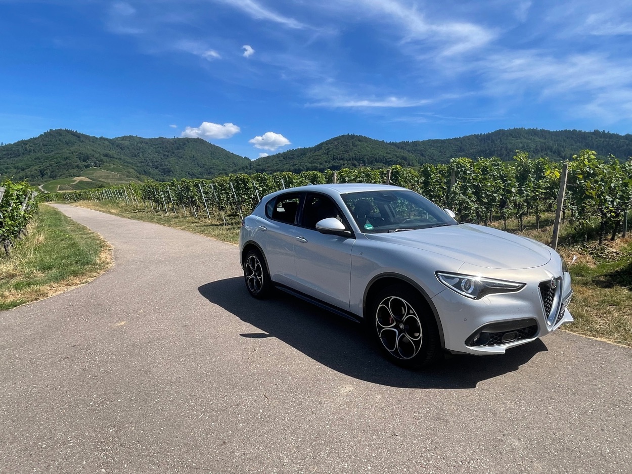 Alfa Romeo Stelvio (2022) - Allradgetriebener Diesel bringt richtig „Bums“ 1 Alfa Romeo Stelvio (2022) - Allradgetriebener Diesel bringt richtig „Bums“ bei geringem Verbrauch