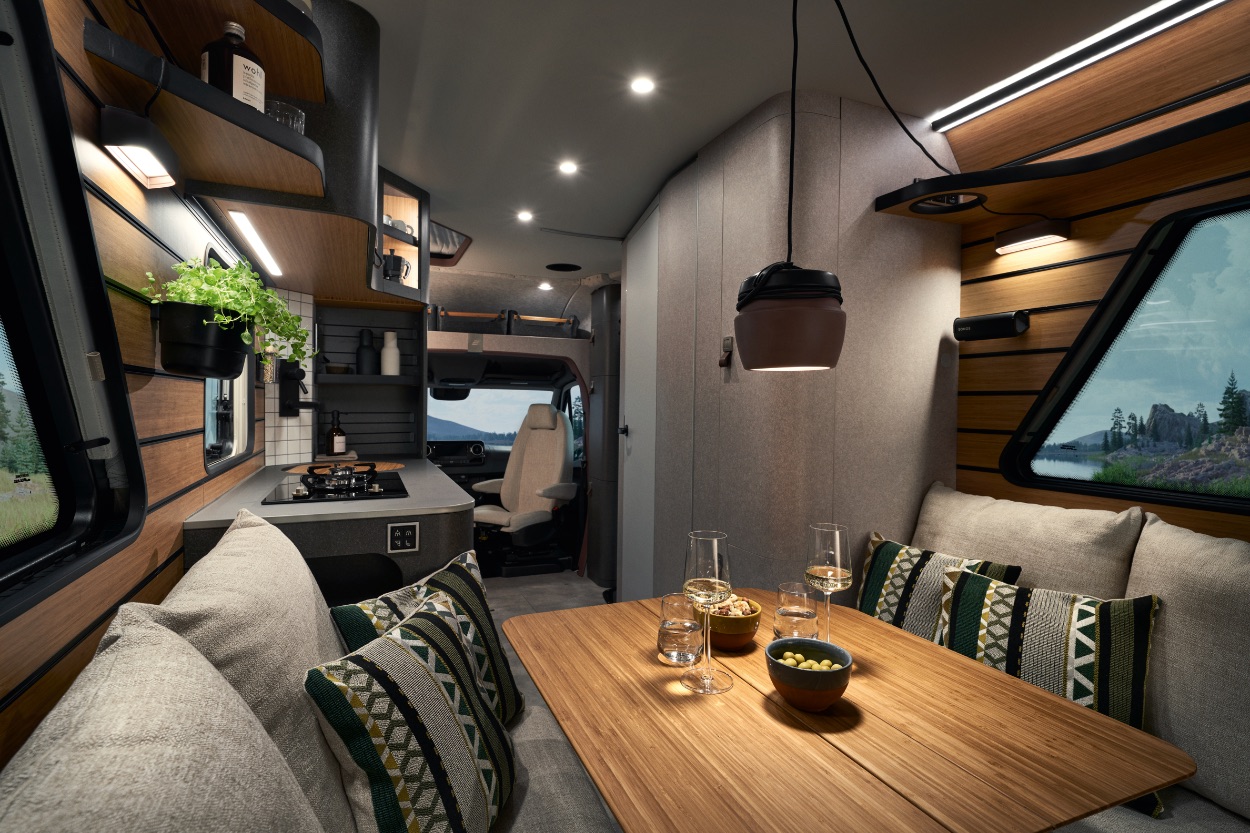 Hymer zeigt Offroad-Reisemobil-Innovation mit Sonnendeck und Schlaf-Etage 4 Hymer Venture S