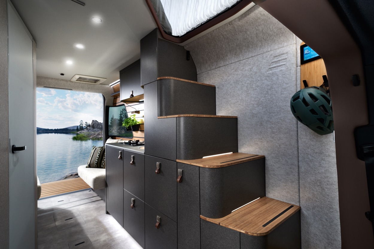 Hymer zeigt Offroad-Reisemobil-Innovation mit Sonnendeck und Schlaf-Etage 2 Hymer Venture S