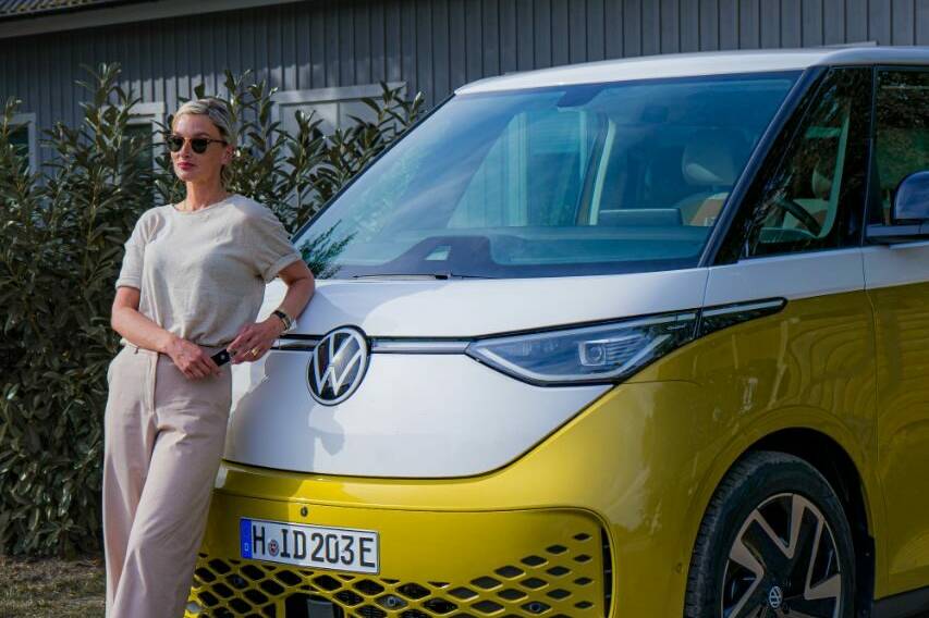 VW ID.BUZZ – EINE IKONE WIRD ELEKTRIFIZIERT 12 VW ID.Buzz NinaCarMaria