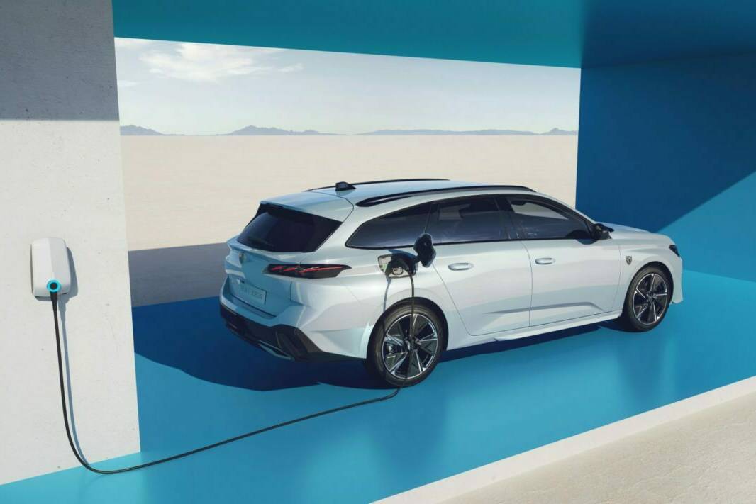 Peugeot bringt vollelektrischen Kombi 1 Peugeot e308 SW