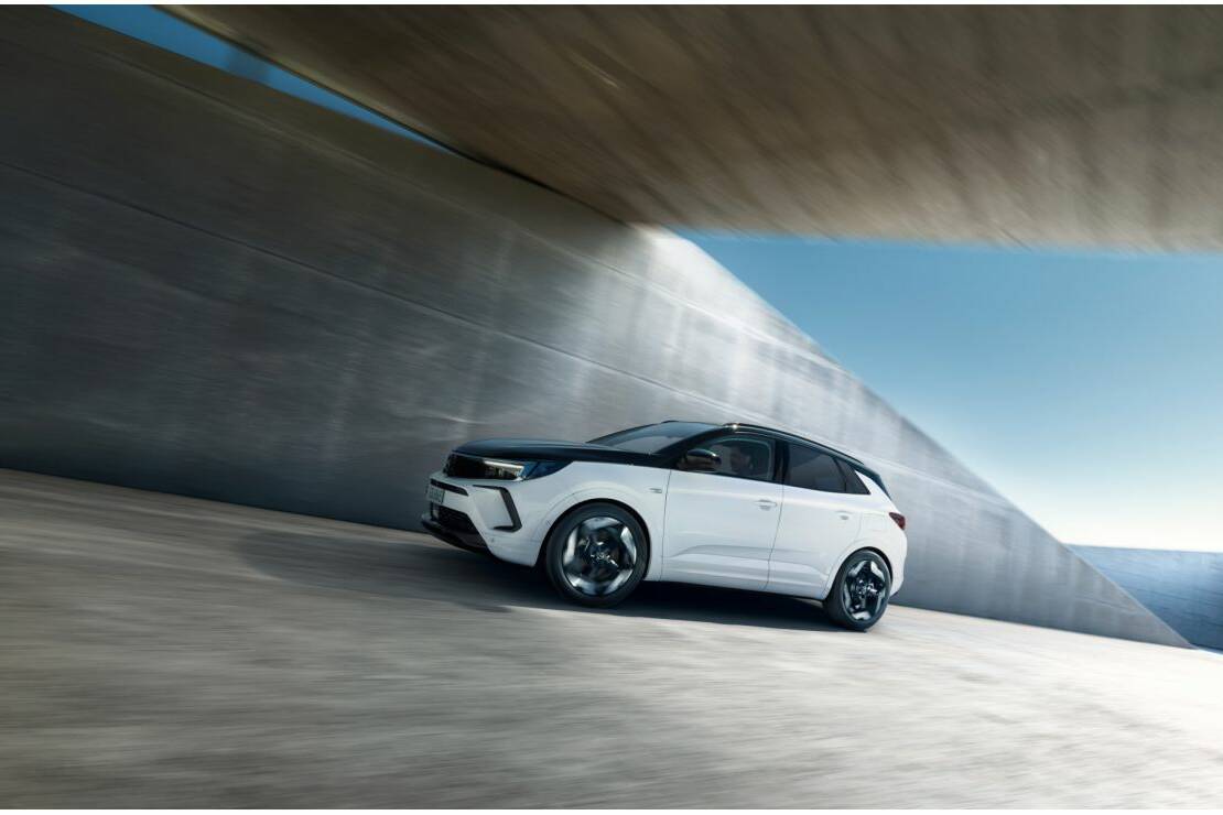 Opel Grandland GSe: Sportwagen-Feeling mit Elektroallrad und SUV-Style 2 Opel Grandland GSe: Sportwagen-Feeling im SUV-Style