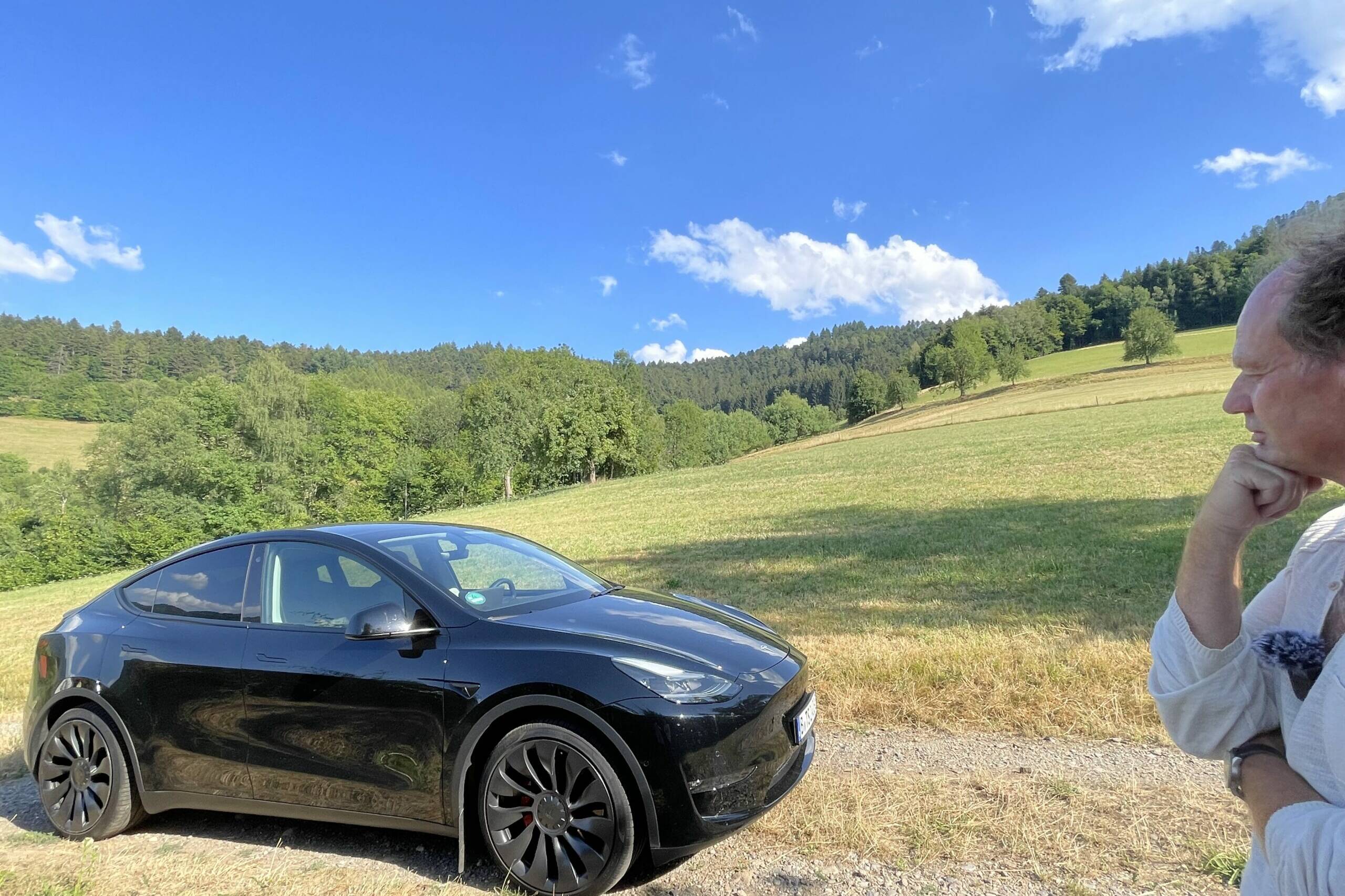 Tesla übernimmt Umweltbonus bei Bestellung bis 31. Dezember 2022 3 Tesla Model Y Maximale Reichweite (2022) - Überzeugt der Ford Mach-E GT Konkurrent? Friedbert Weizenecker