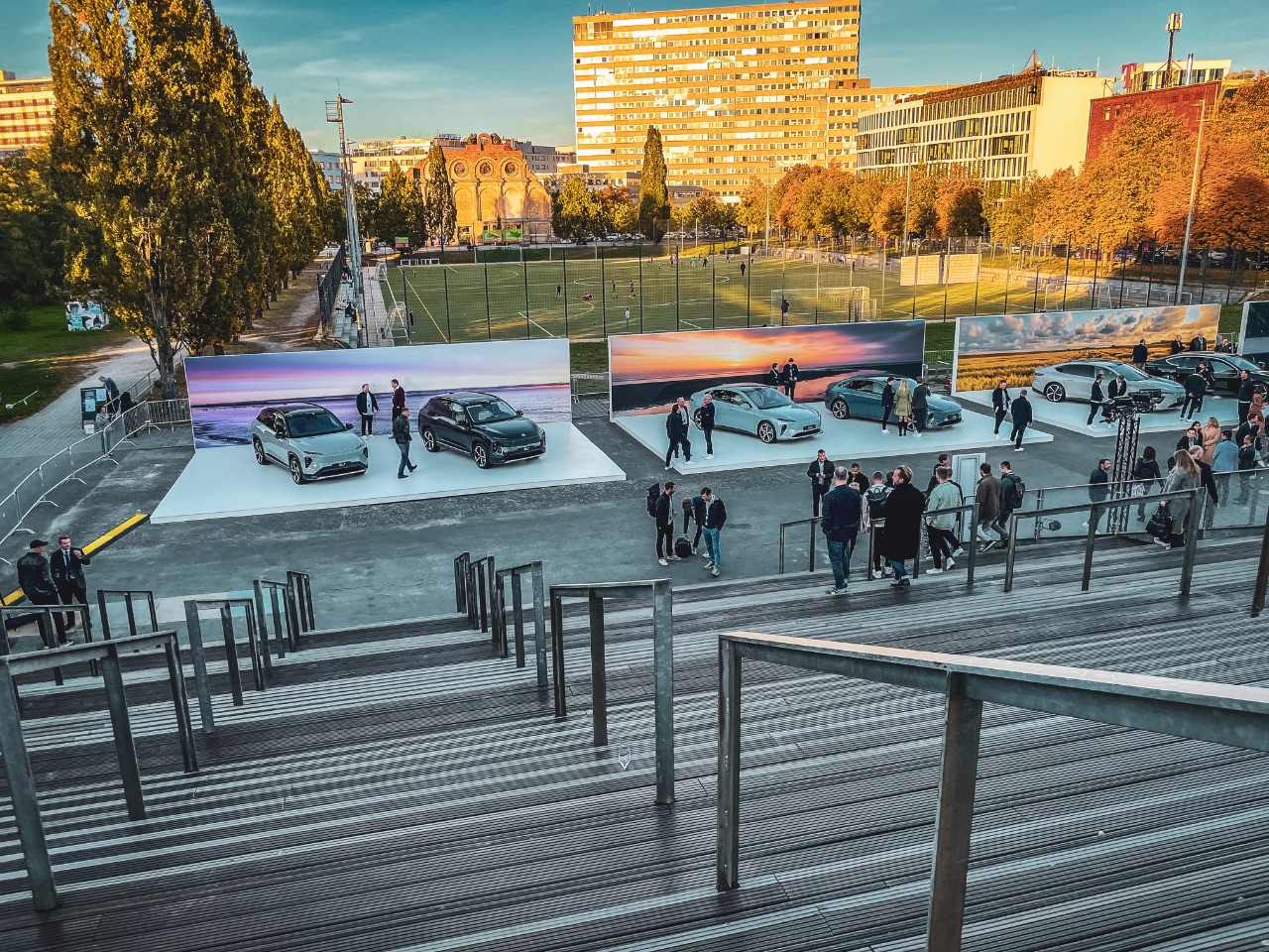 Nio ET7 (2023): Wer kaufen will, hat Pech! 2 Nio im Tempodrom