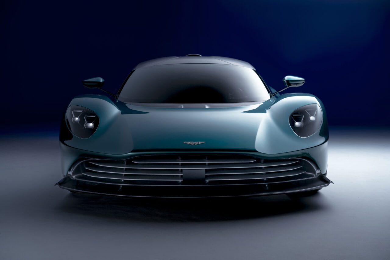 Geely kauft sich bei Aston Martin Lagonda ein 5 Aston Martin Valhalla Concept.