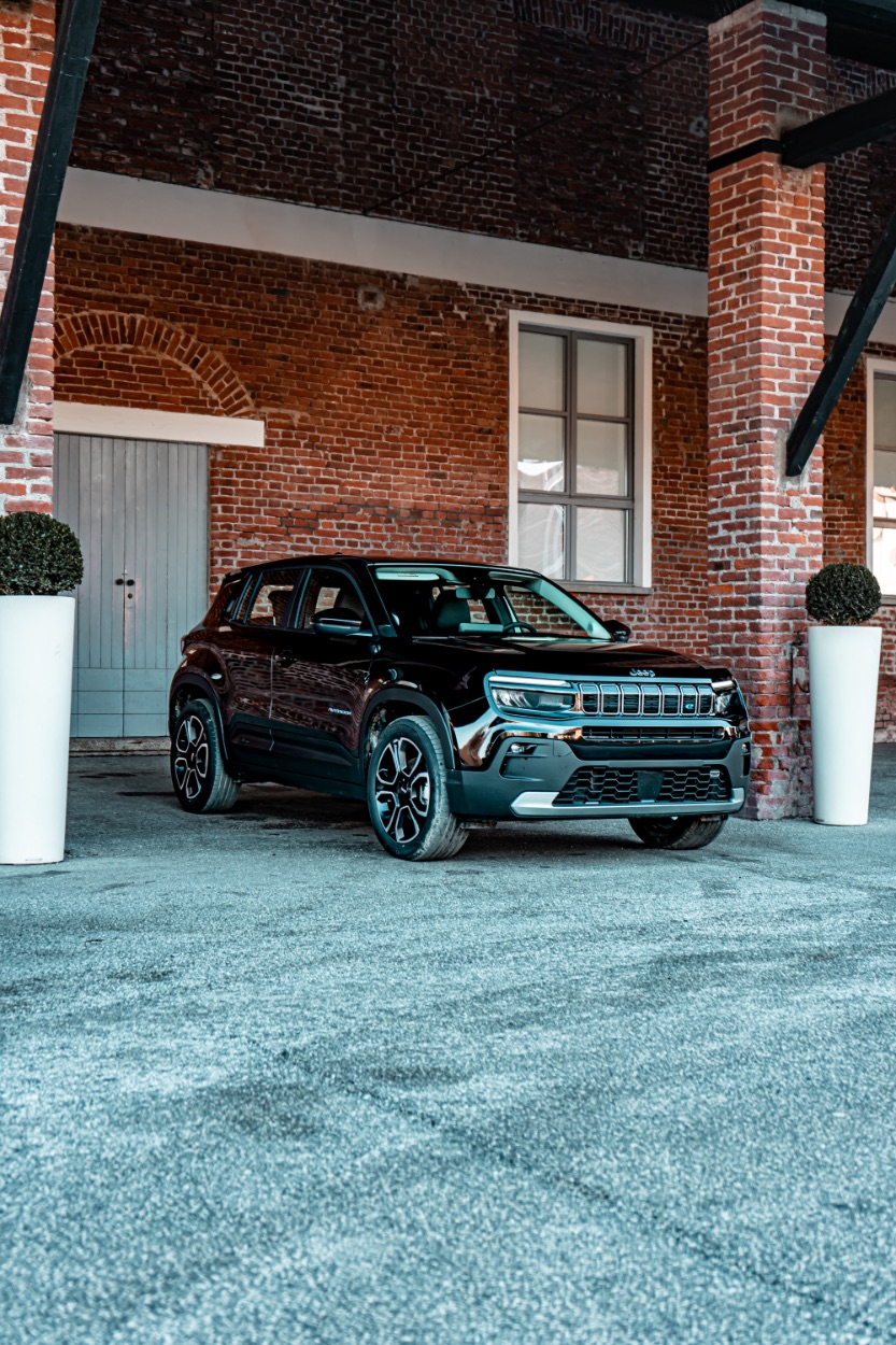 Jeep Avenger: das Kompakt-SUV mit beeindruckender Ladeleistung und guten Off-Road-Fähigkeiten 8 Jeep Avenger: das Kompakt-SUV mit beeindruckender Ladeleistung und guten Off-Road-Fähigkeiten